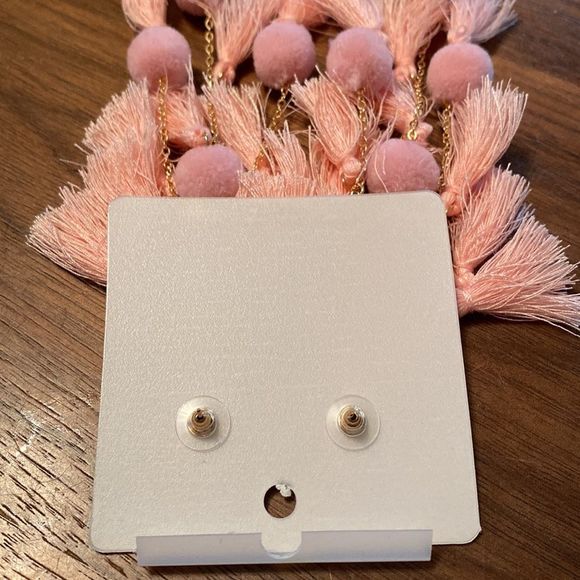 2 pairs earrings  white, pink - Picture 3 of 6